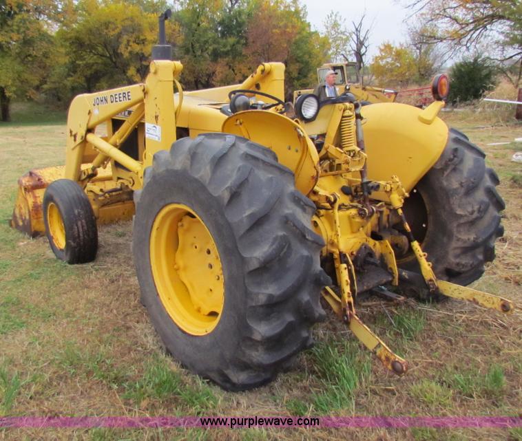 image for item H7312 John Deere 401 tractor