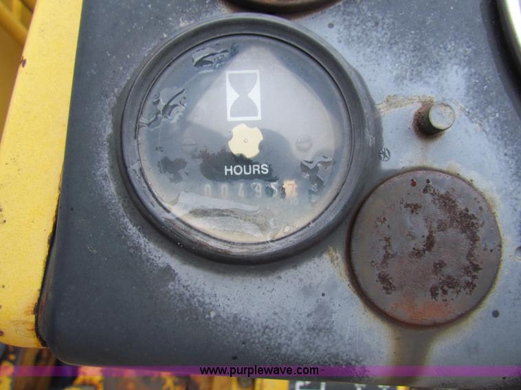 image for item H7312 John Deere 401 tractor