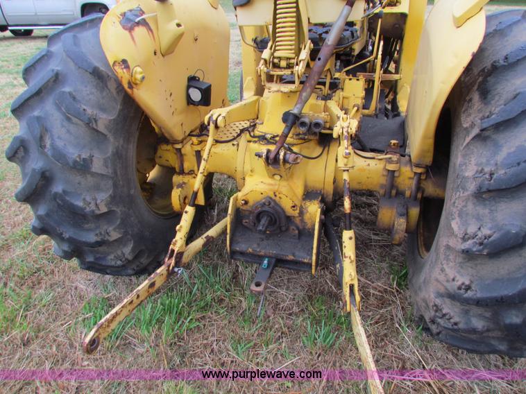 image for item H7312 John Deere 401 tractor