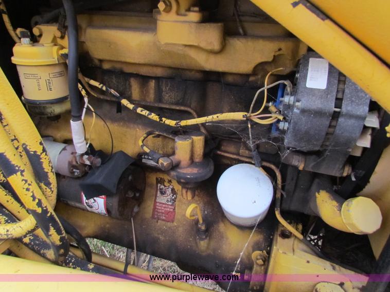 image for item H7312 John Deere 401 tractor