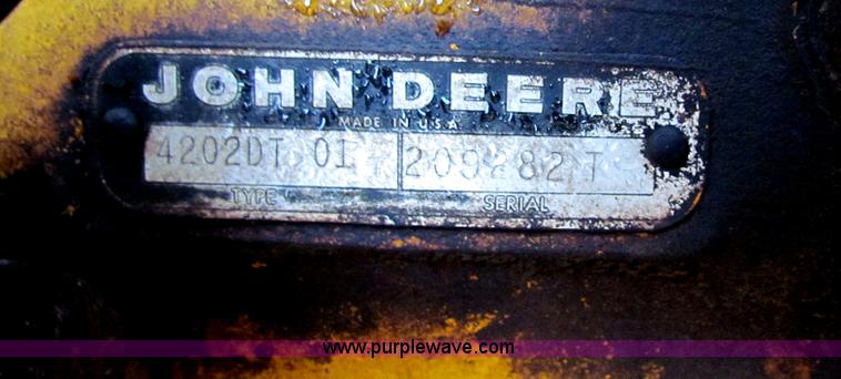 image for item H7312 John Deere 401 tractor