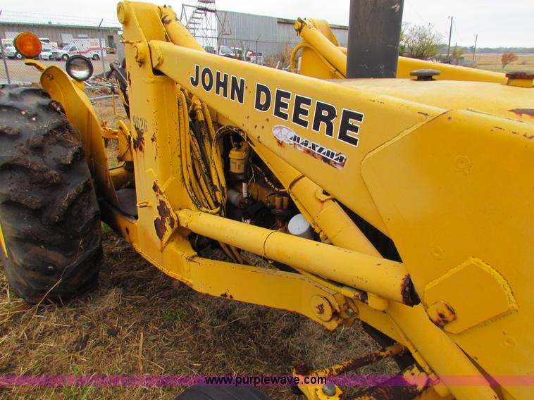 image for item H7312 John Deere 401 tractor