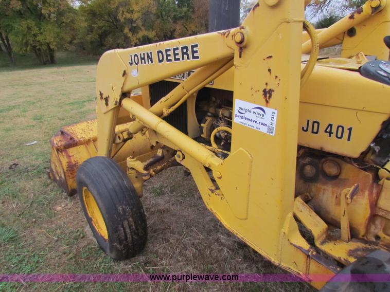 image for item H7312 John Deere 401 tractor
