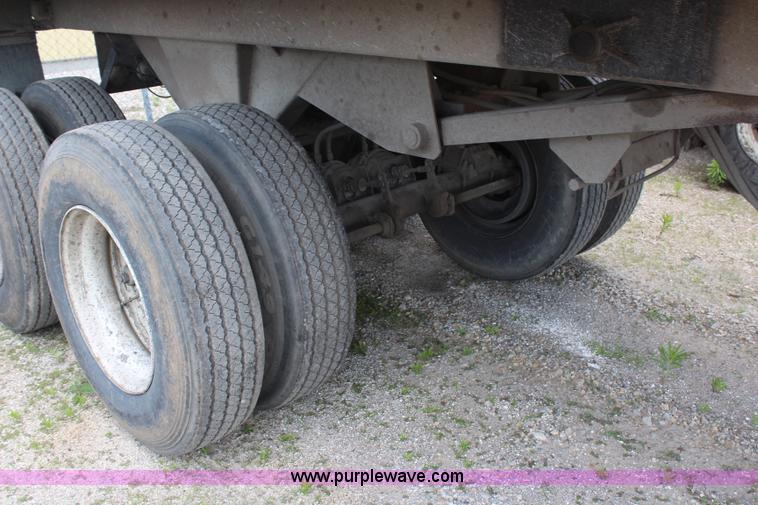 image for item H7879 1993 Hilbilt end dump trailer