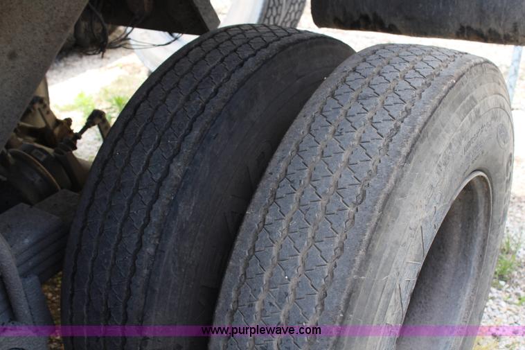 image for item H7879 1993 Hilbilt end dump trailer