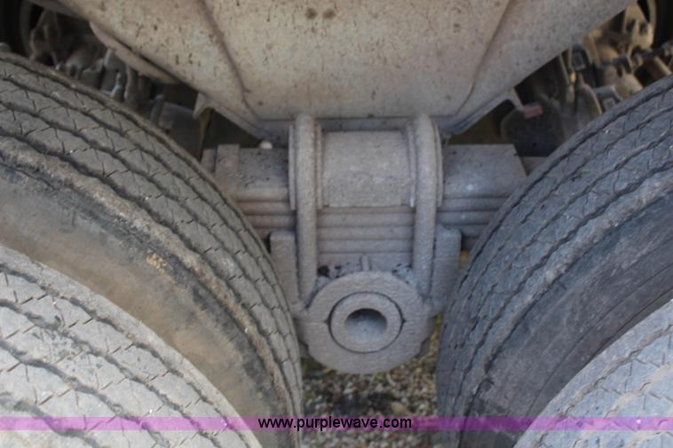 image for item H7879 1993 Hilbilt end dump trailer