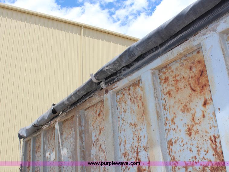 image for item H7879 1993 Hilbilt end dump trailer