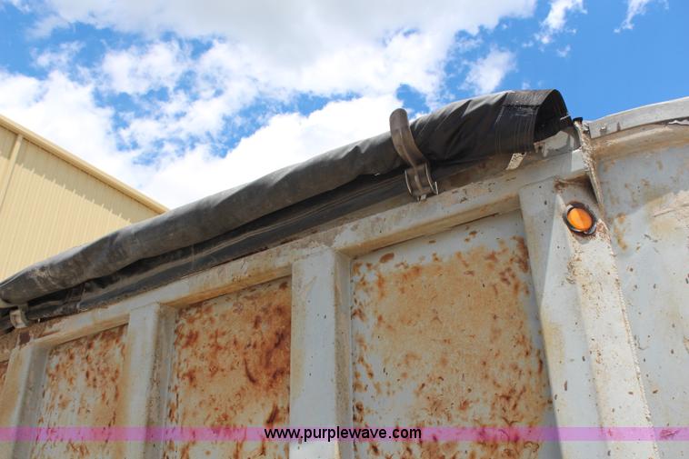 image for item H7879 1993 Hilbilt end dump trailer