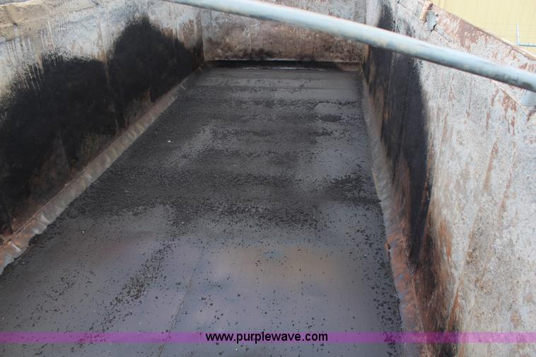 image for item H7879 1993 Hilbilt end dump trailer