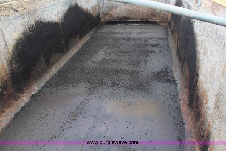 image for item H7879 1993 Hilbilt end dump trailer