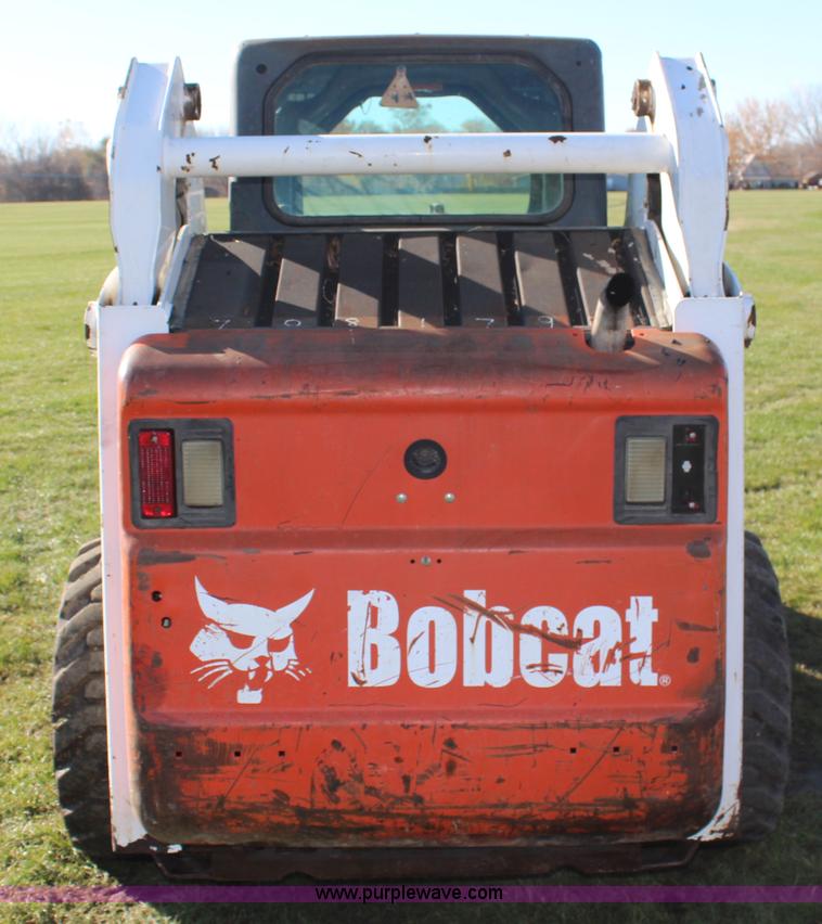 image for item H7886 2004 Bobcat S185 skid steer