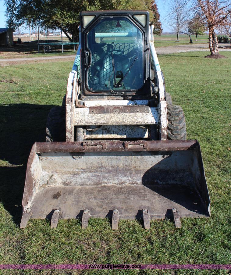 image for item H7886 2004 Bobcat S185 skid steer