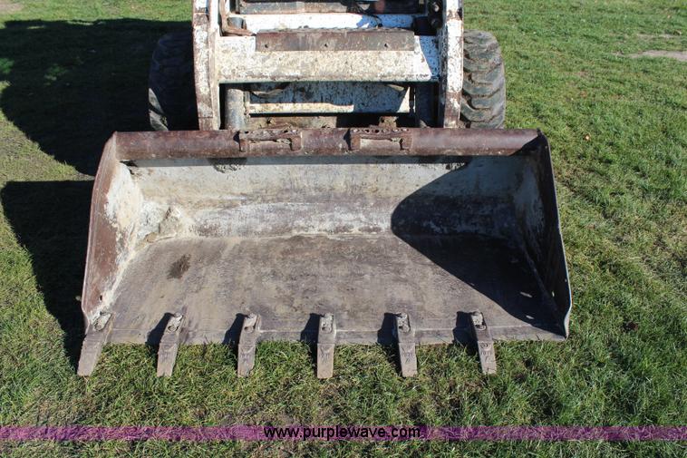 image for item H7886 2004 Bobcat S185 skid steer
