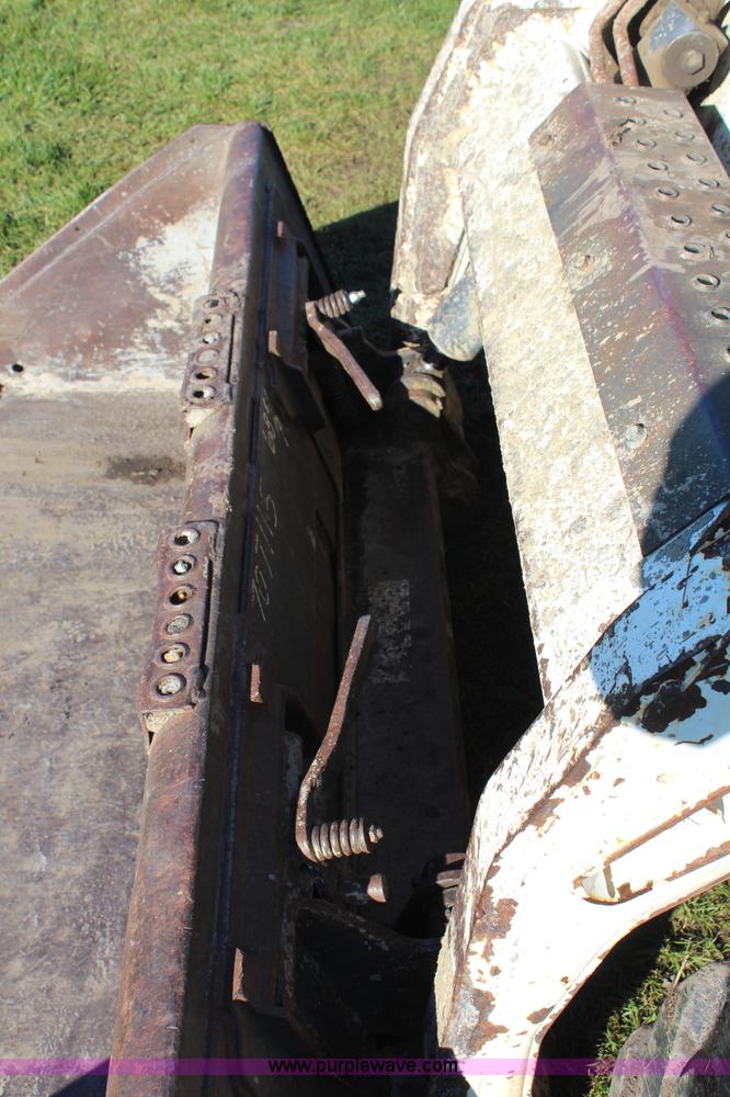 image for item H7886 2004 Bobcat S185 skid steer