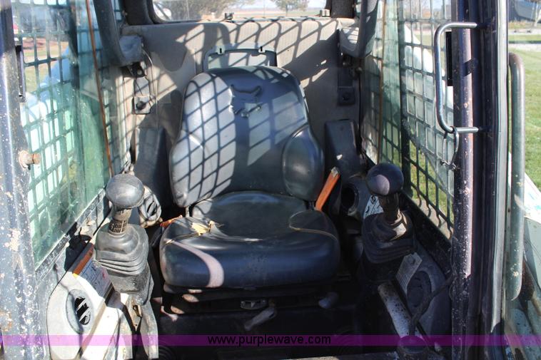 image for item H7886 2004 Bobcat S185 skid steer