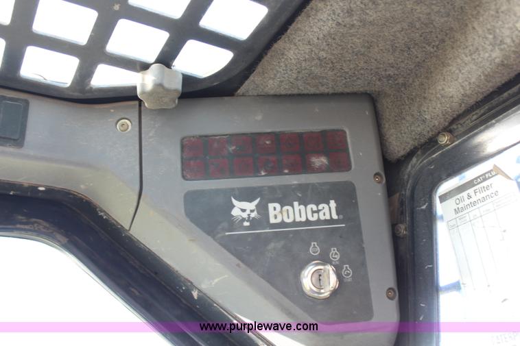 image for item H7886 2004 Bobcat S185 skid steer