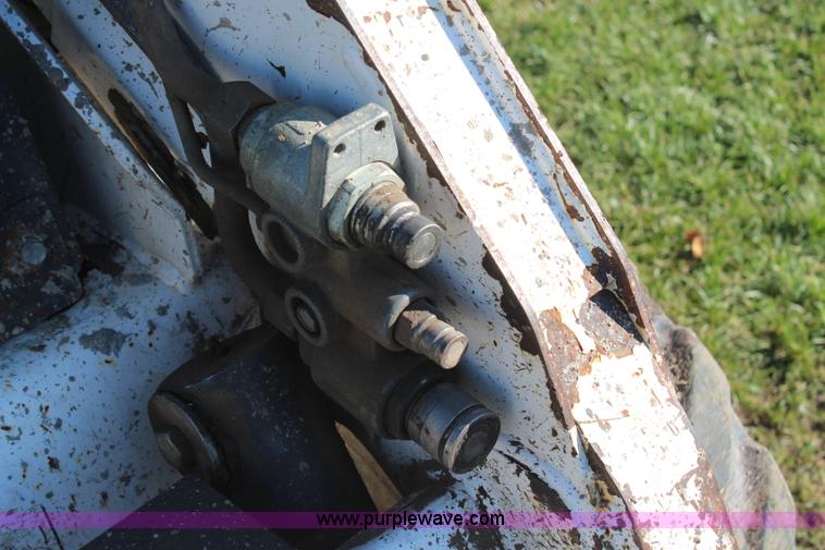 image for item H7886 2004 Bobcat S185 skid steer