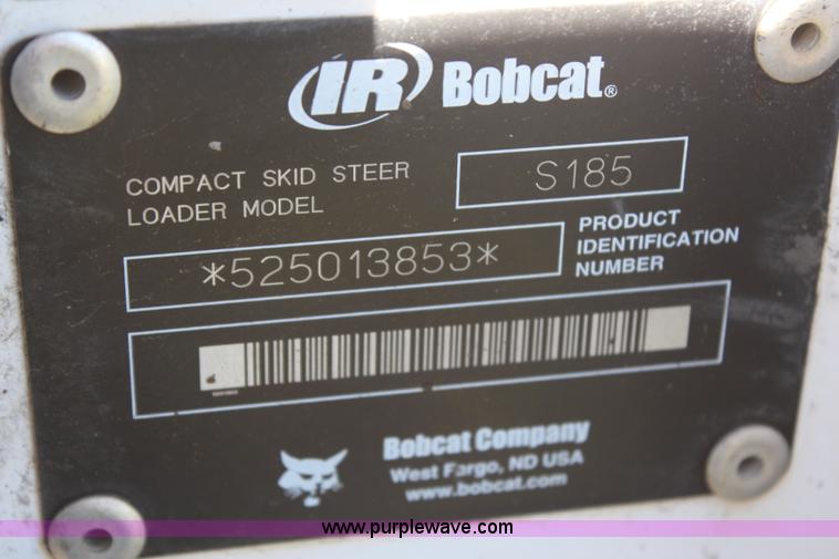 image for item H7886 2004 Bobcat S185 skid steer