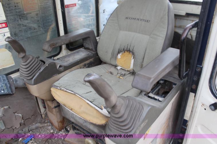 image for item H7913 1993 Komatsu PC220LC-5 excavator