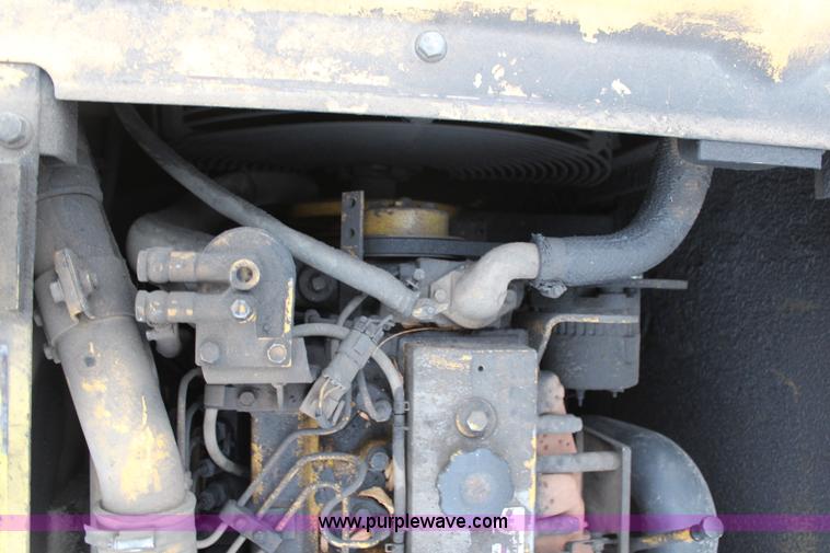 image for item H7913 1993 Komatsu PC220LC-5 excavator