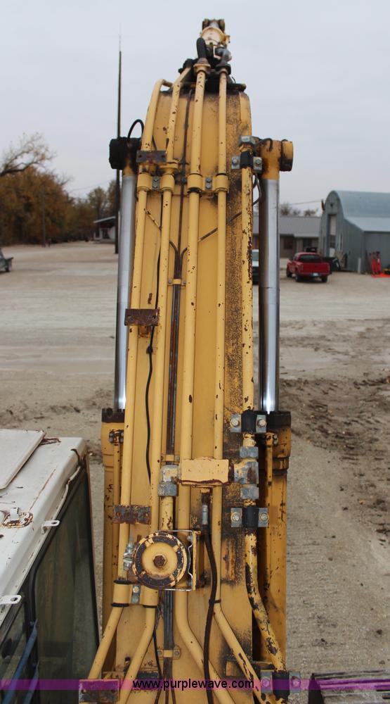 image for item H7913 1993 Komatsu PC220LC-5 excavator