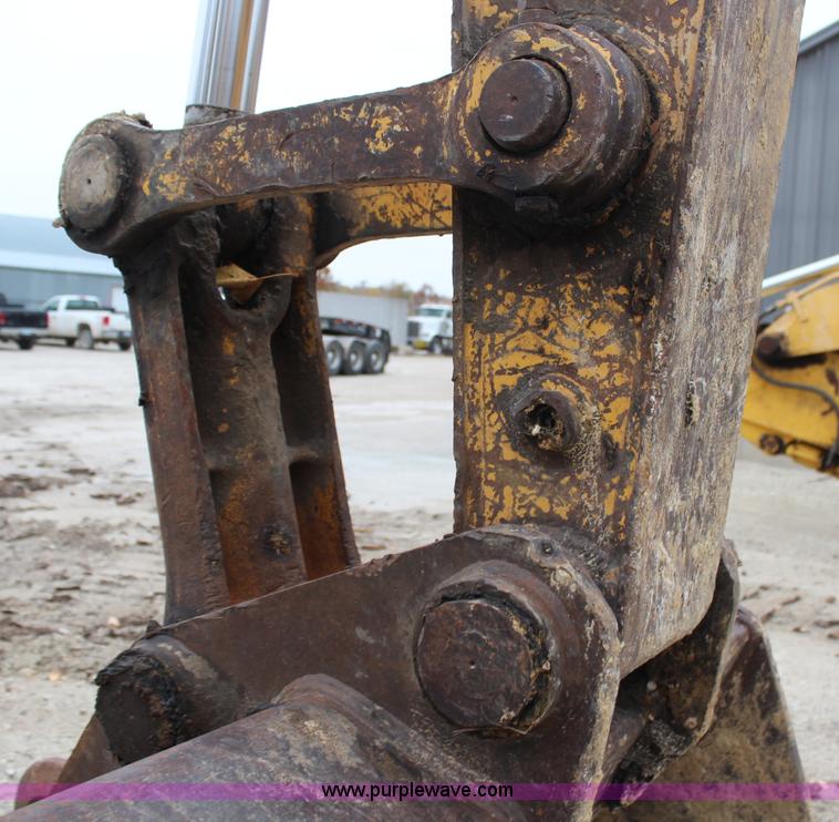 image for item H7913 1993 Komatsu PC220LC-5 excavator