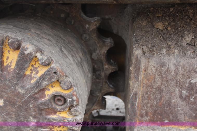 image for item H7913 1993 Komatsu PC220LC-5 excavator