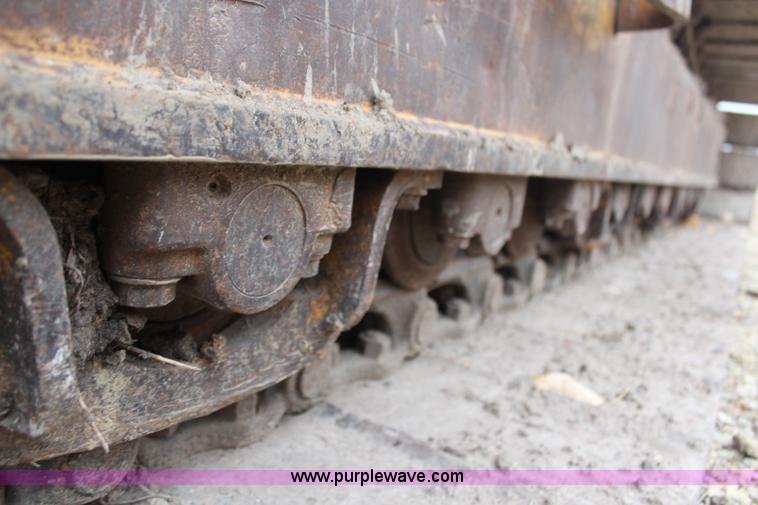 image for item H7913 1993 Komatsu PC220LC-5 excavator