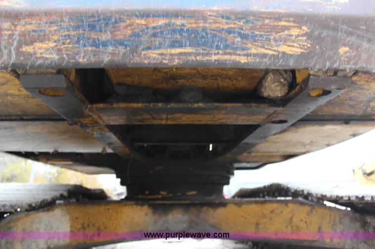 image for item H7913 1993 Komatsu PC220LC-5 excavator