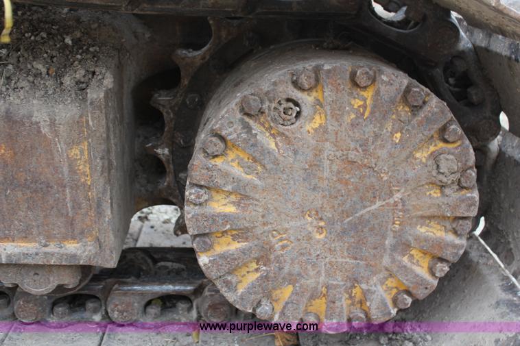 image for item H7913 1993 Komatsu PC220LC-5 excavator