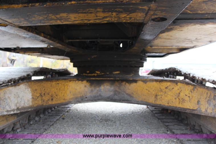 image for item H7913 1993 Komatsu PC220LC-5 excavator