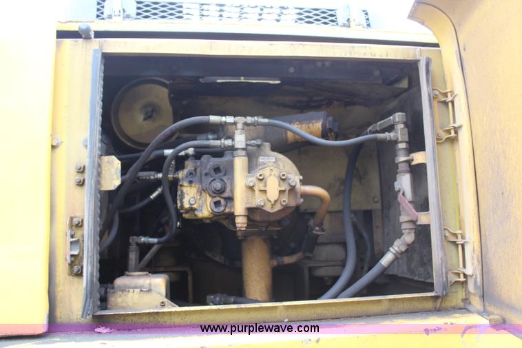 image for item H7914 1996 Komatsu PC300LC-6 excavator
