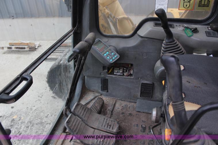 image for item H7916 1999 Komatsu PC450LC-6 excavator