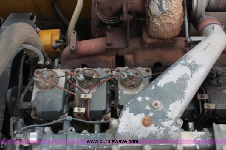 image for item H7916 1999 Komatsu PC450LC-6 excavator