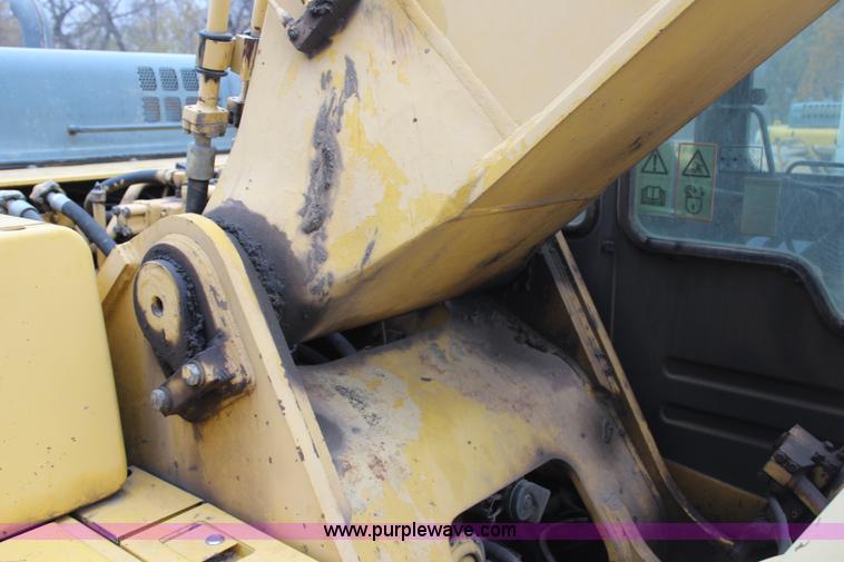 image for item H7916 1999 Komatsu PC450LC-6 excavator