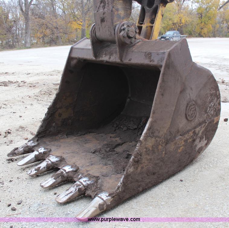 image for item H7916 1999 Komatsu PC450LC-6 excavator