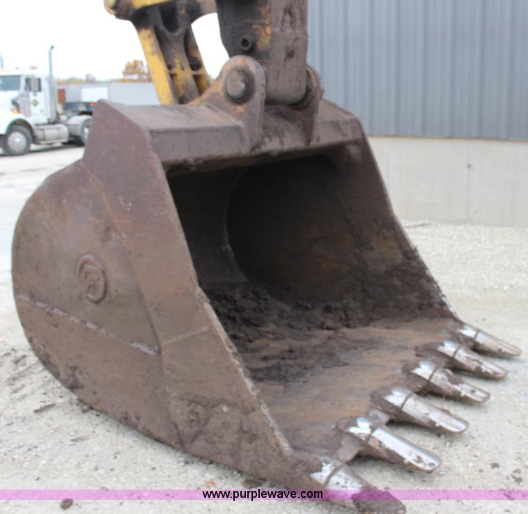 image for item H7916 1999 Komatsu PC450LC-6 excavator
