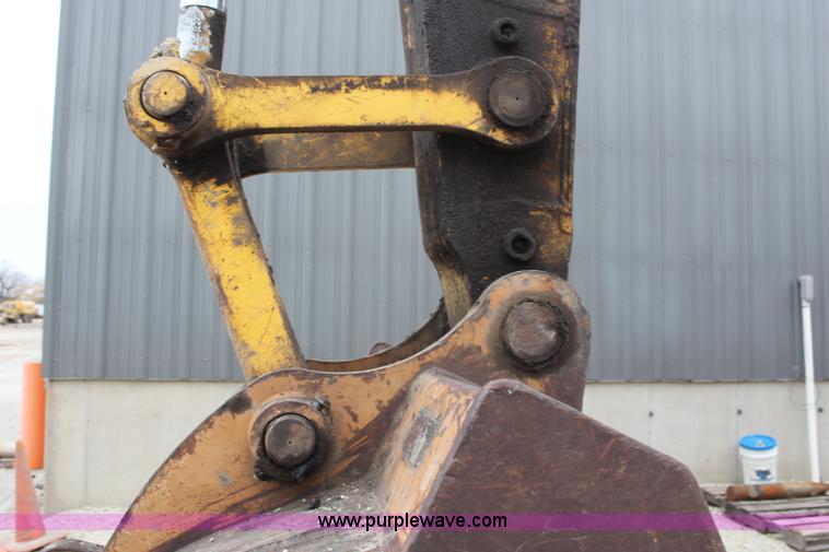 image for item H7916 1999 Komatsu PC450LC-6 excavator