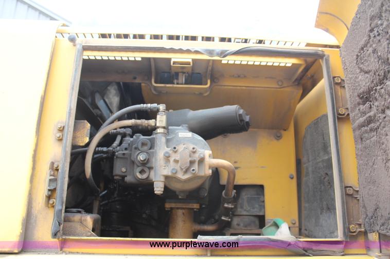 image for item H7916 1999 Komatsu PC450LC-6 excavator