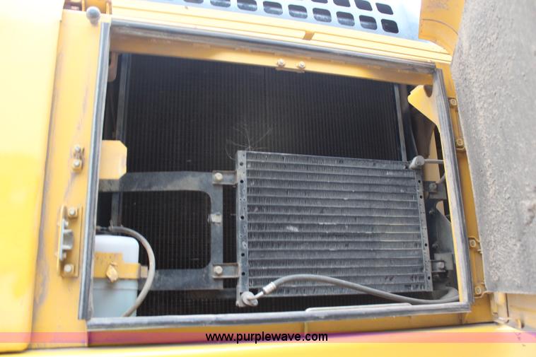 image for item H7916 1999 Komatsu PC450LC-6 excavator