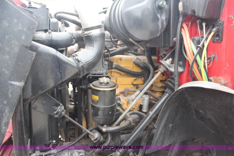 image for item H7960 2000 International 8100 service truck