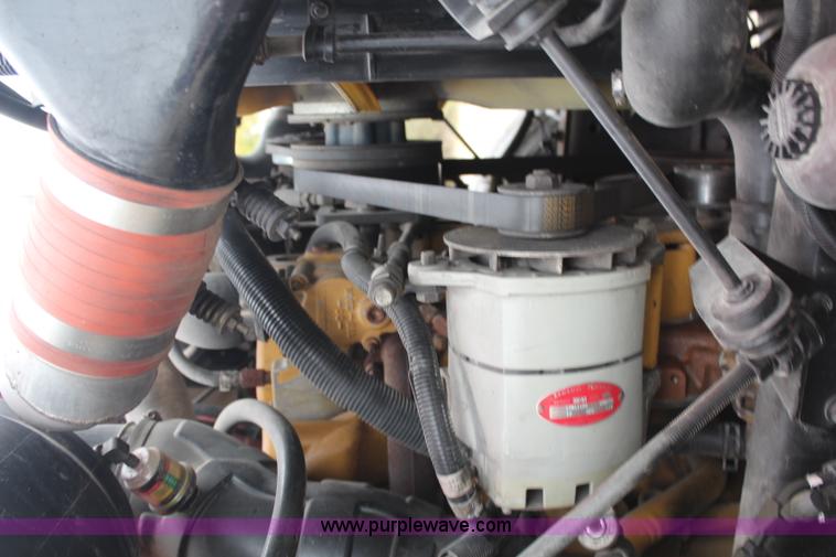 image for item H7960 2000 International 8100 service truck