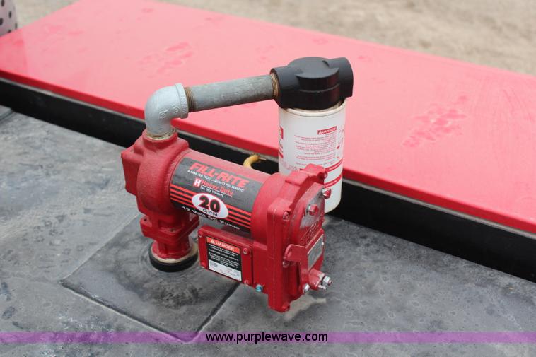 image for item H7960 2000 International 8100 service truck