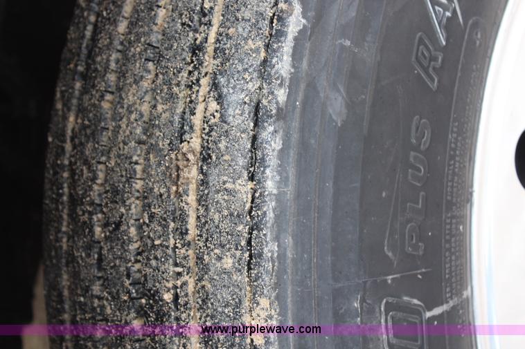 image for item H7960 2000 International 8100 service truck