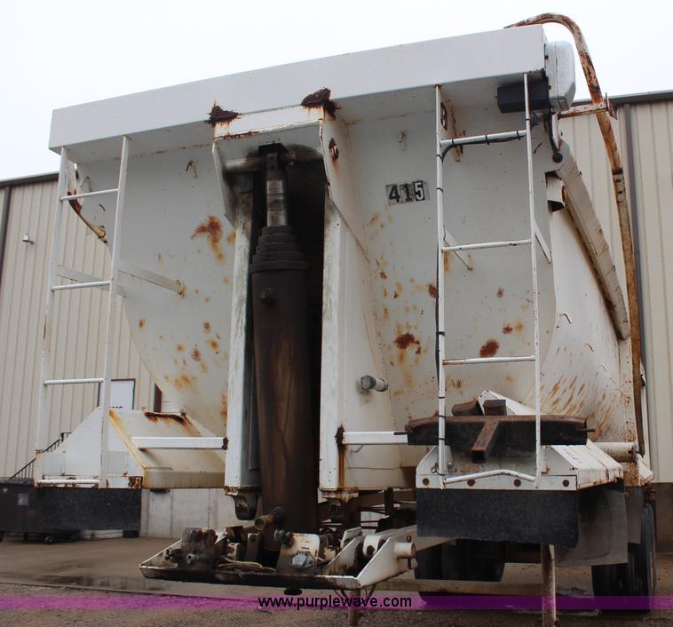 image for item H7963 1994 Western 26' barrel end dump trailer