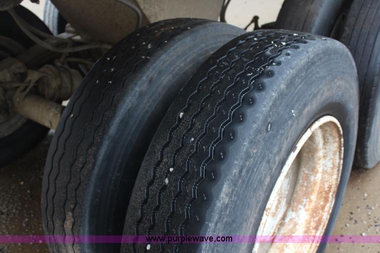 image for item H7963 1994 Western 26' barrel end dump trailer