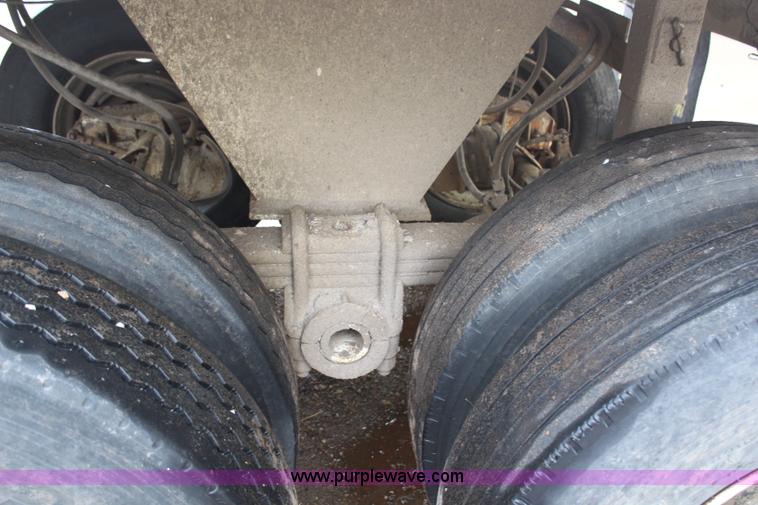 image for item H7963 1994 Western 26' barrel end dump trailer