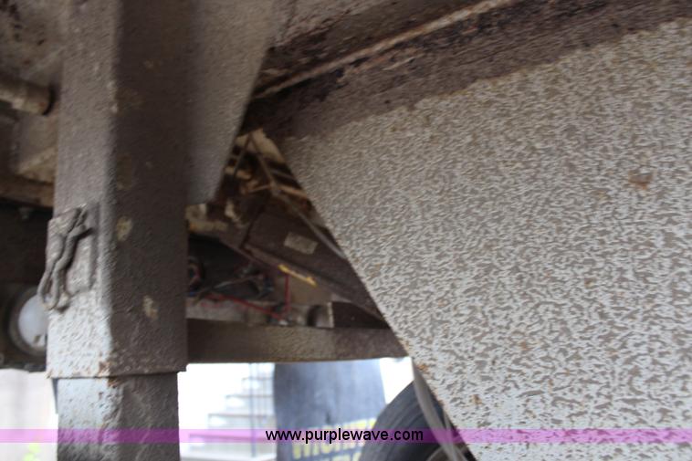 image for item H7963 1994 Western 26' barrel end dump trailer