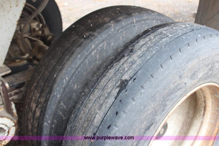 image for item H7963 1994 Western 26' barrel end dump trailer