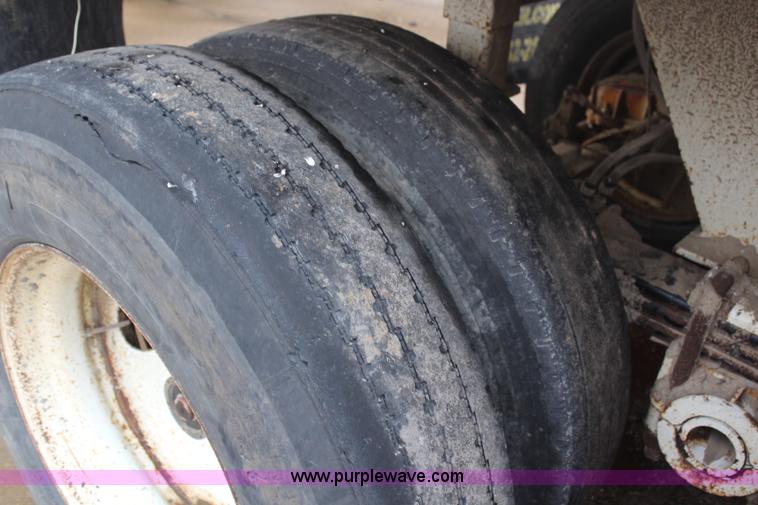 image for item H7963 1994 Western 26' barrel end dump trailer